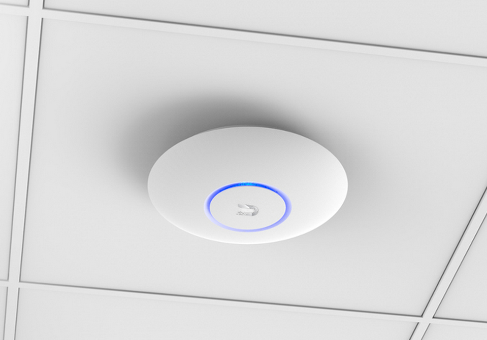 Access Point  UBIQUITI UAP-AC-PRO — 2
